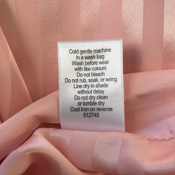 BRAS N THINGS Size 10 Pink Satin PJ Set - Picture 11 of 12